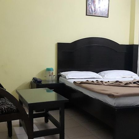 Hotel Shreeram Deluxe New Delhi Ngoại thất bức ảnh