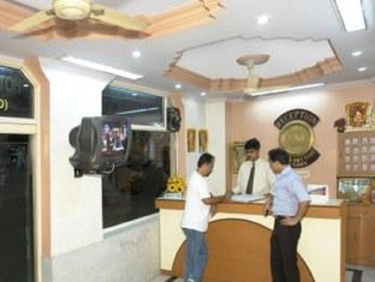 Hotel Shreeram Deluxe New Delhi Ngoại thất bức ảnh