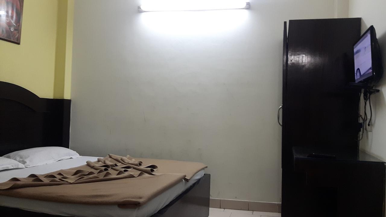 Hotel Shreeram Deluxe New Delhi Ngoại thất bức ảnh