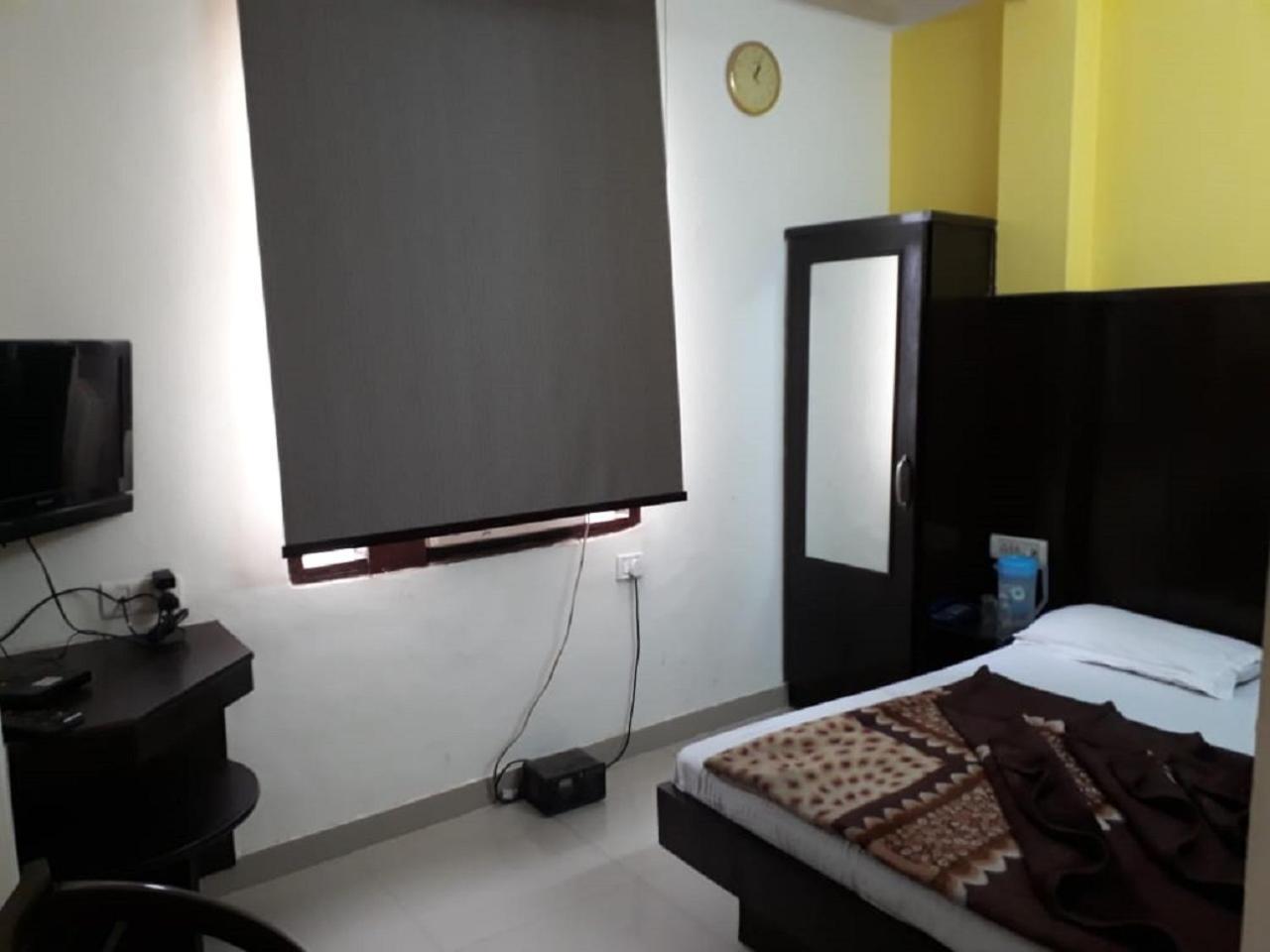 Hotel Shreeram Deluxe New Delhi Ngoại thất bức ảnh
