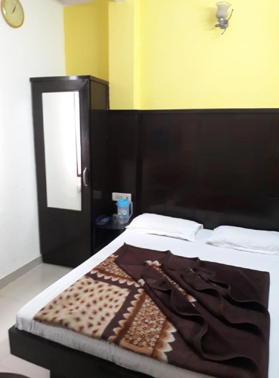 Hotel Shreeram Deluxe New Delhi Ngoại thất bức ảnh