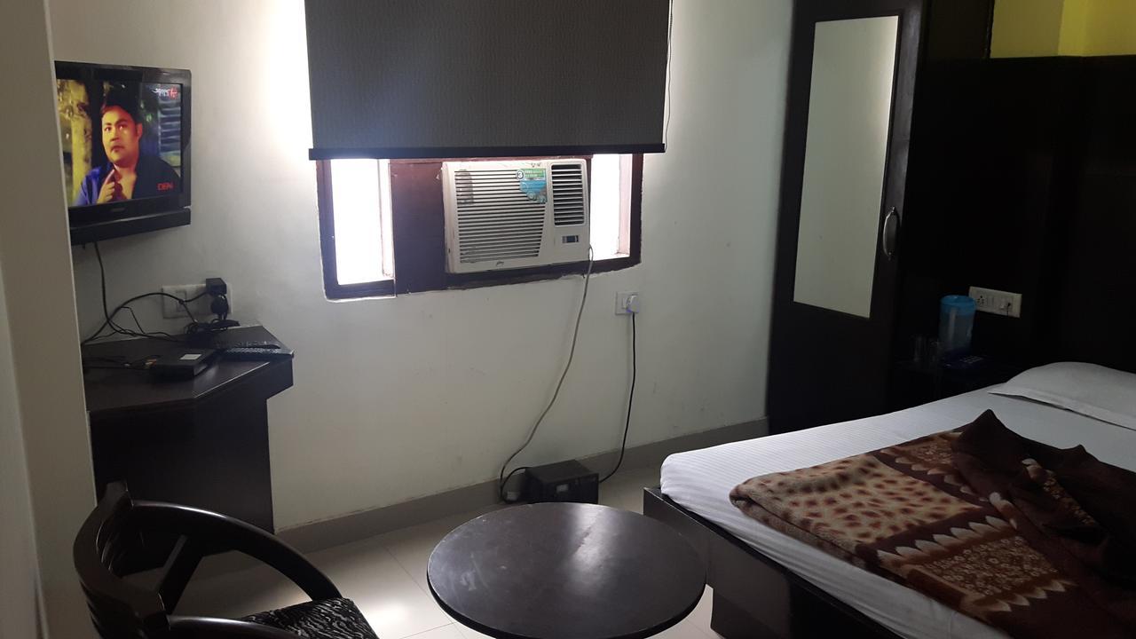 Hotel Shreeram Deluxe New Delhi Ngoại thất bức ảnh