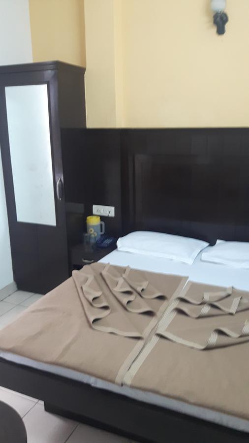 Hotel Shreeram Deluxe New Delhi Ngoại thất bức ảnh